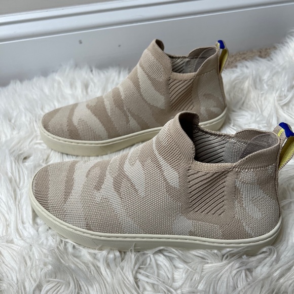 Rothy’s Sand Camo Chelsea Bootie - Size 6.5 - Picture 8 of 9